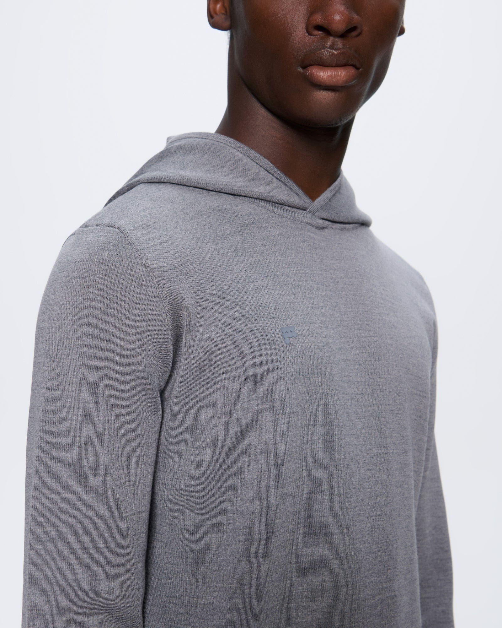 DNA_REGENERATIVE_MERINO_WOOL_HOODIE_GREY_MARL_MENS_DETAIL