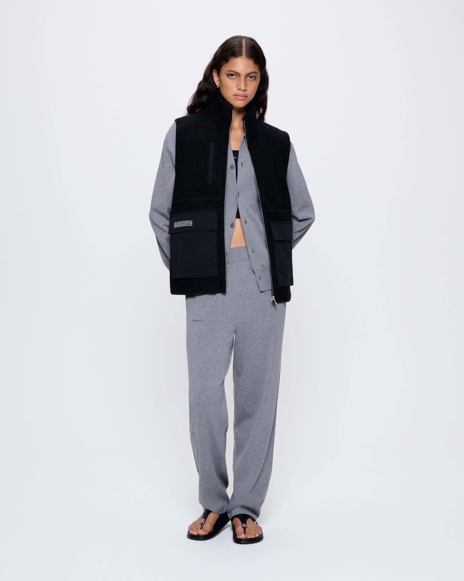 DNA_UTILITY-WOOL_GILET_BLACK_WOMENS_LEAD