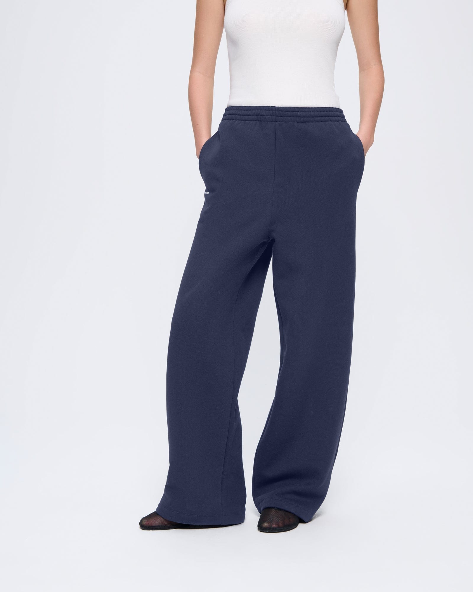 HEAVYWEIGHT_STRAIGHT-LEG_TRACK-PANTS_NAVY_WOMENS_FRONT_Retouched