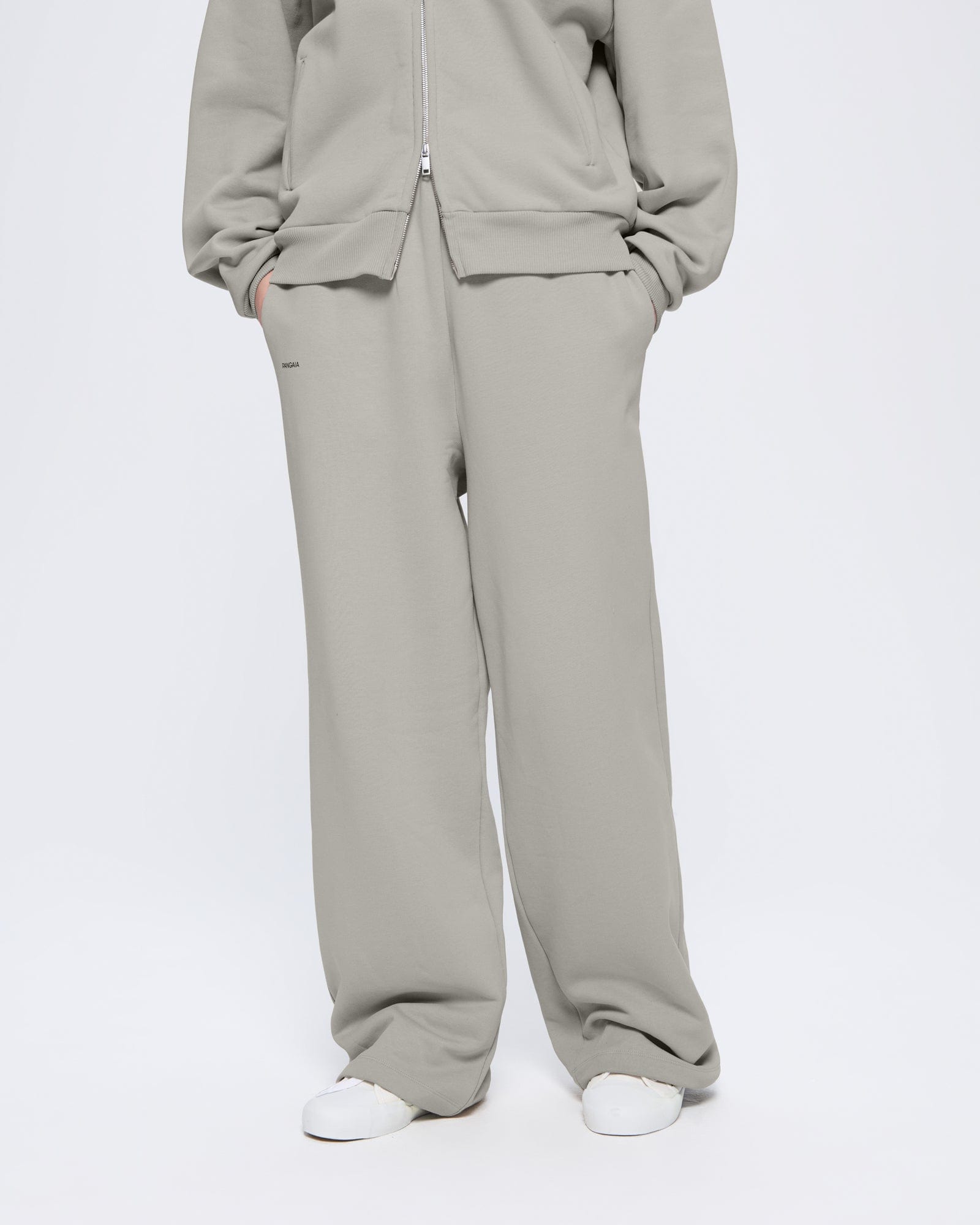 HEAVYWEIGHT_STRAIGHT_LEG_TRACK_PANTS_STONE_WOMENS_FRONT_Retouched