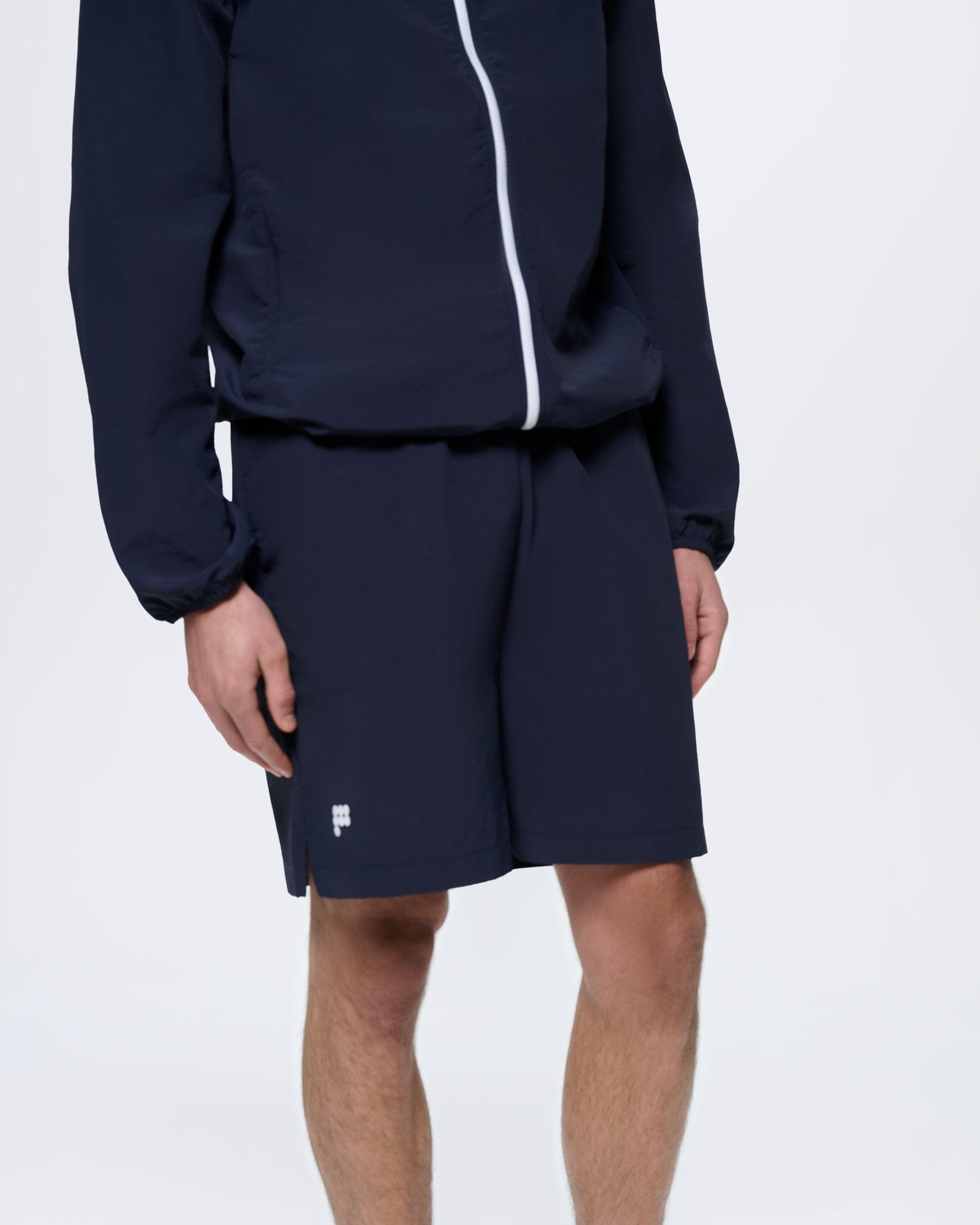 Men's Granite Navy mid-length shorts. Recycled polyamide, regular fit, lightweight, breathable for training & movement