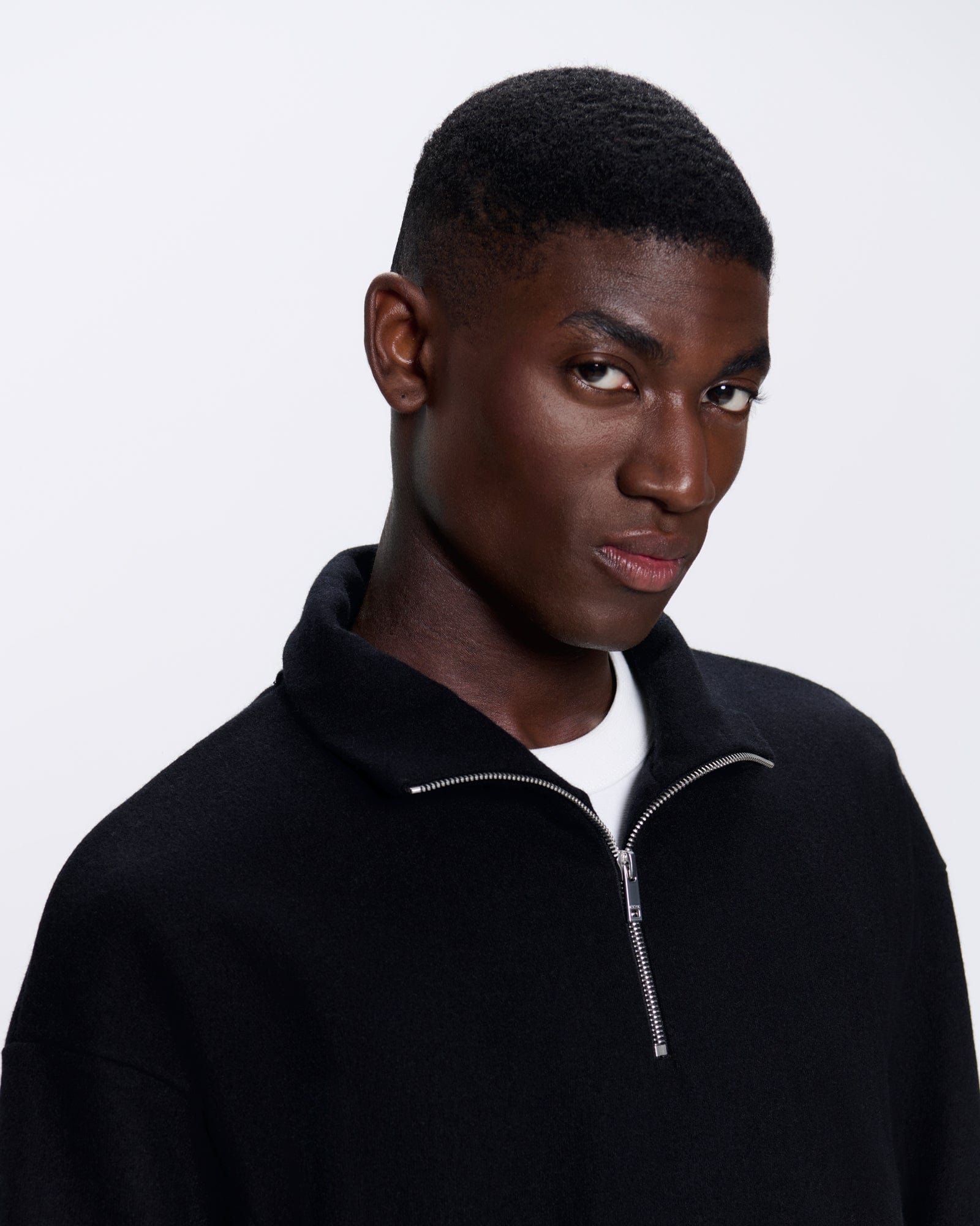 WOOL_JERSEY_HALF_ZIP_SWEATSHIRT_BLACK_MENS_DETAIL