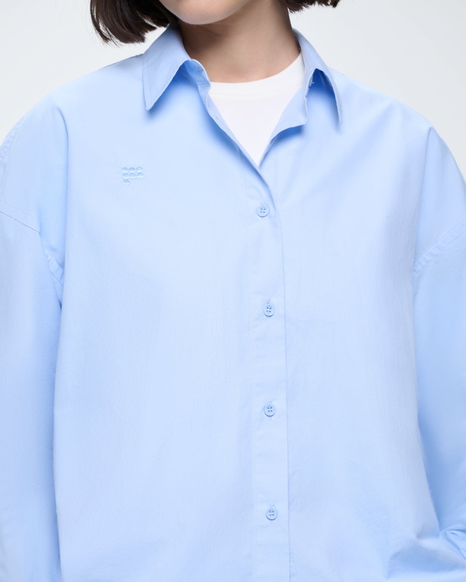 Womens Cotton Poplin Overshirt in Wildflower Blue, oversized fit, organic fabric, featuring collar, tonal buttons, P logo