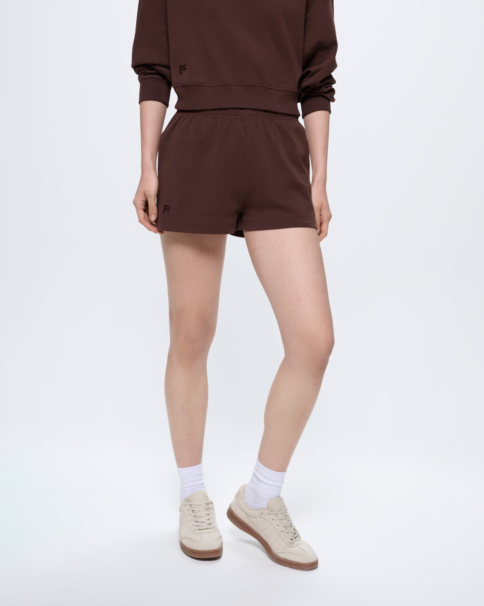 Womens Mahogany Brown organic cotton shorts. Regular fit, elasticated waist, tonal P logo on thigh